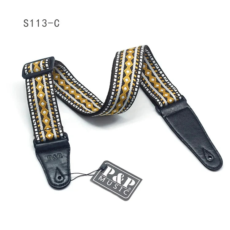 Image illustrating the smooth, adjustable metal buckle mechanism, which allows the cotton guitar strap length to be easily set between 82cm and 137cm for personalized comfort and playing height.